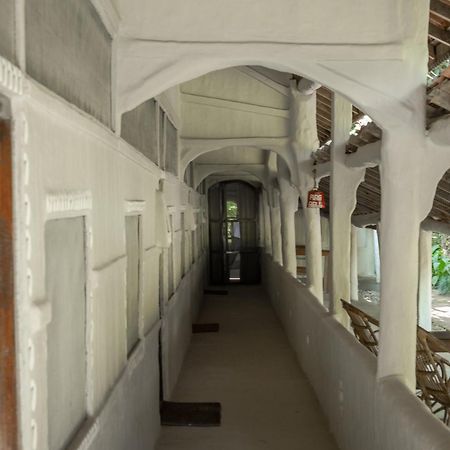 Tiger Tops Tharu Lodge Chitwan Εξωτερικό φωτογραφία