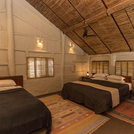 Tiger Tops Tharu Lodge Chitwan Εξωτερικό φωτογραφία