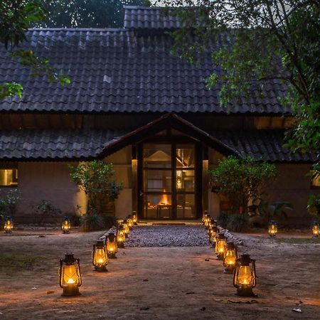 Tiger Tops Tharu Lodge Chitwan Εξωτερικό φωτογραφία