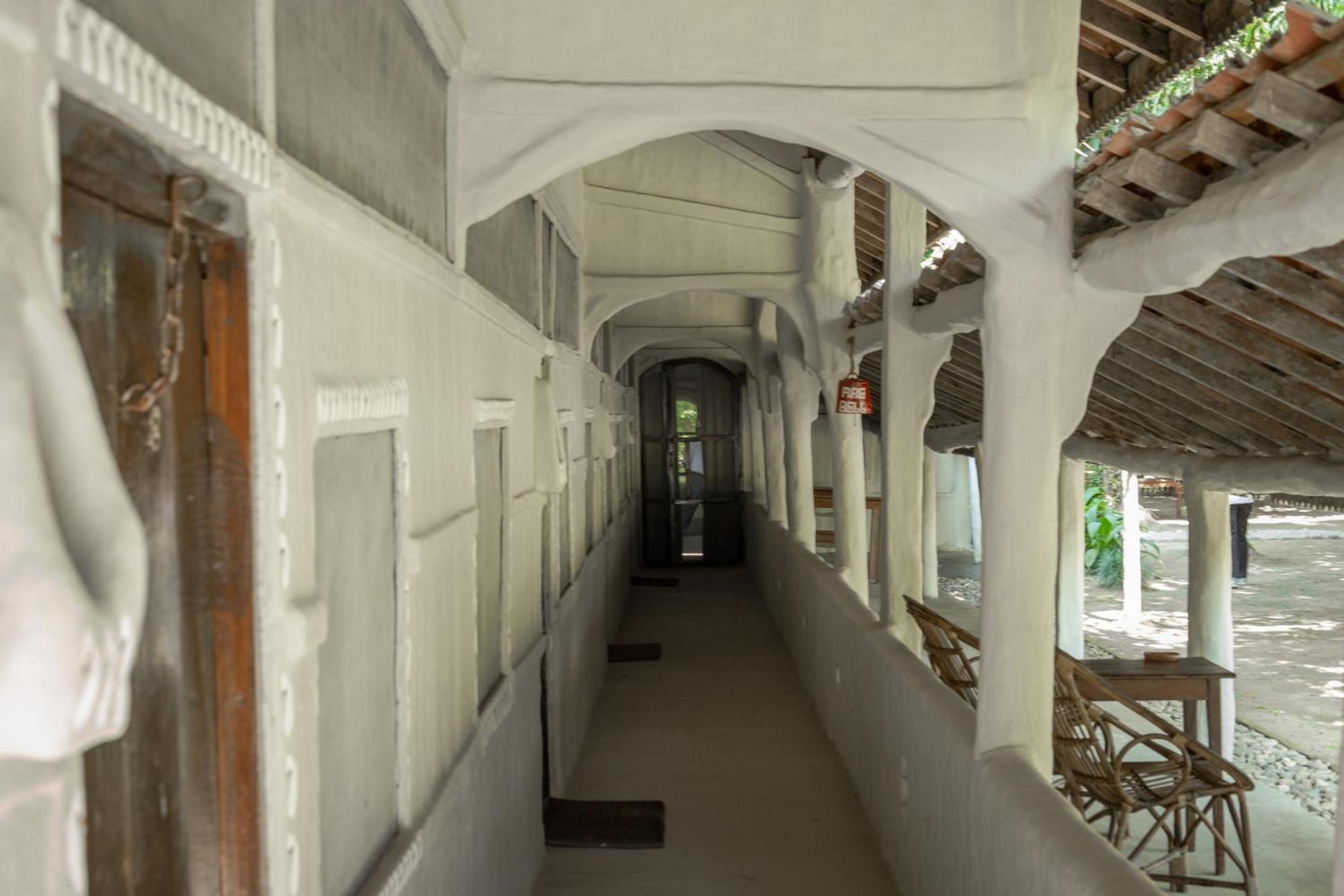 Tiger Tops Tharu Lodge Chitwan Εξωτερικό φωτογραφία