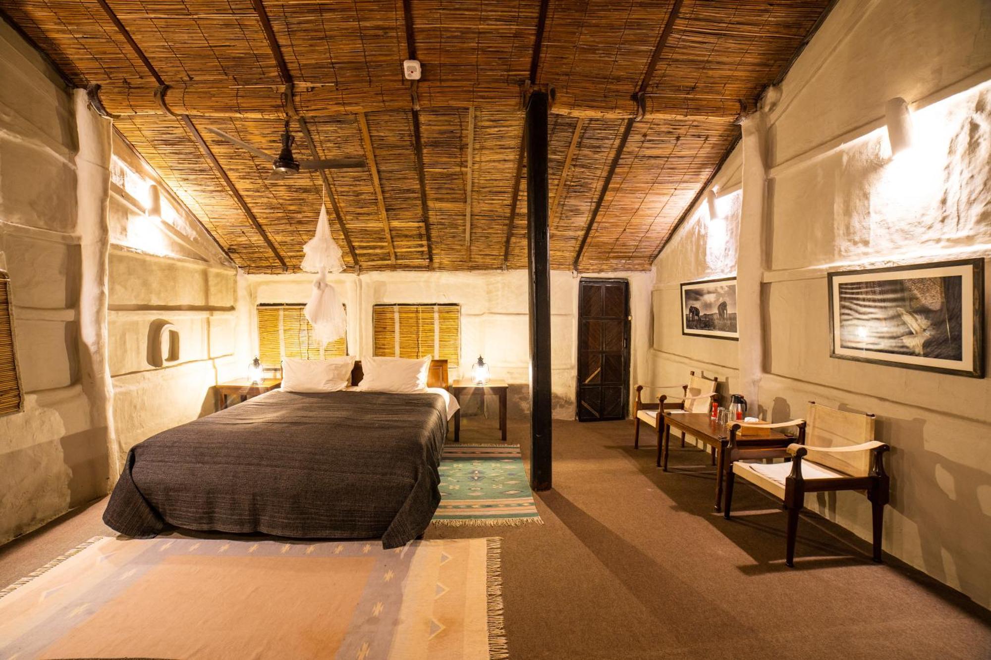 Tiger Tops Tharu Lodge Chitwan Εξωτερικό φωτογραφία