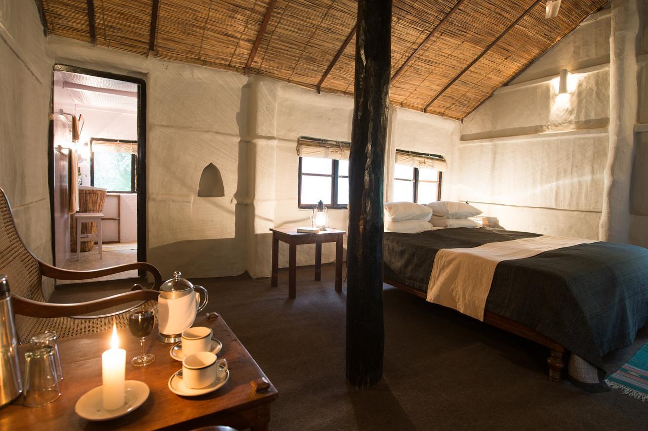 Tiger Tops Tharu Lodge Chitwan Εξωτερικό φωτογραφία