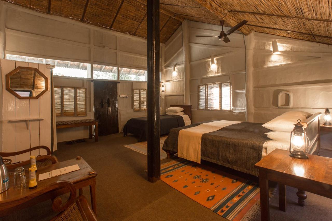Tiger Tops Tharu Lodge Chitwan Εξωτερικό φωτογραφία